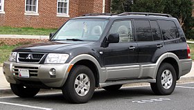 2003-2005 Mitsubishi Montero -- 03-18-2011.jpg